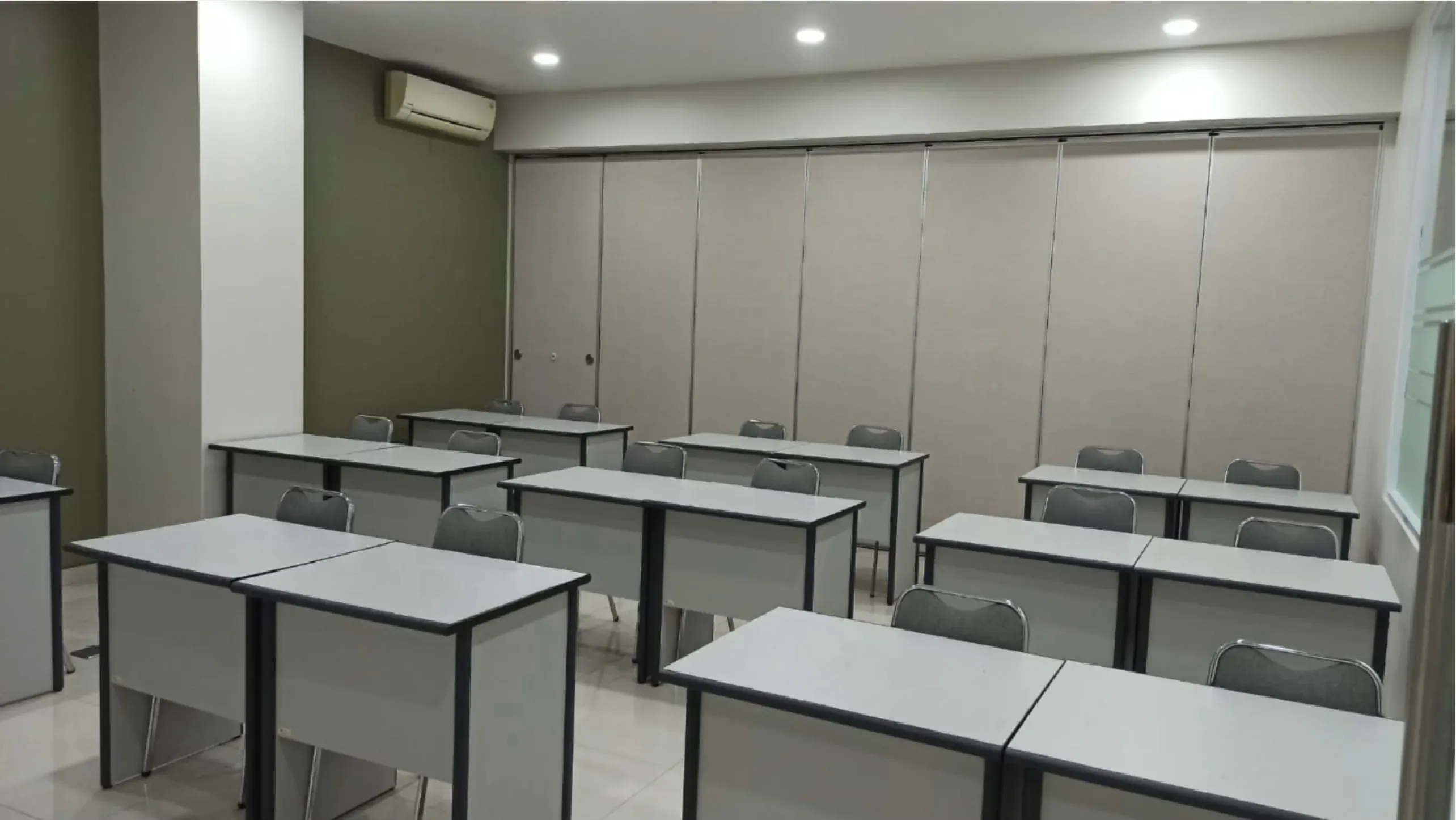Universitas Trisakti parallel classroom